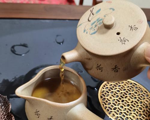 家里烧檀香的好处（檀香的神秘力量与健康益处）(图3)